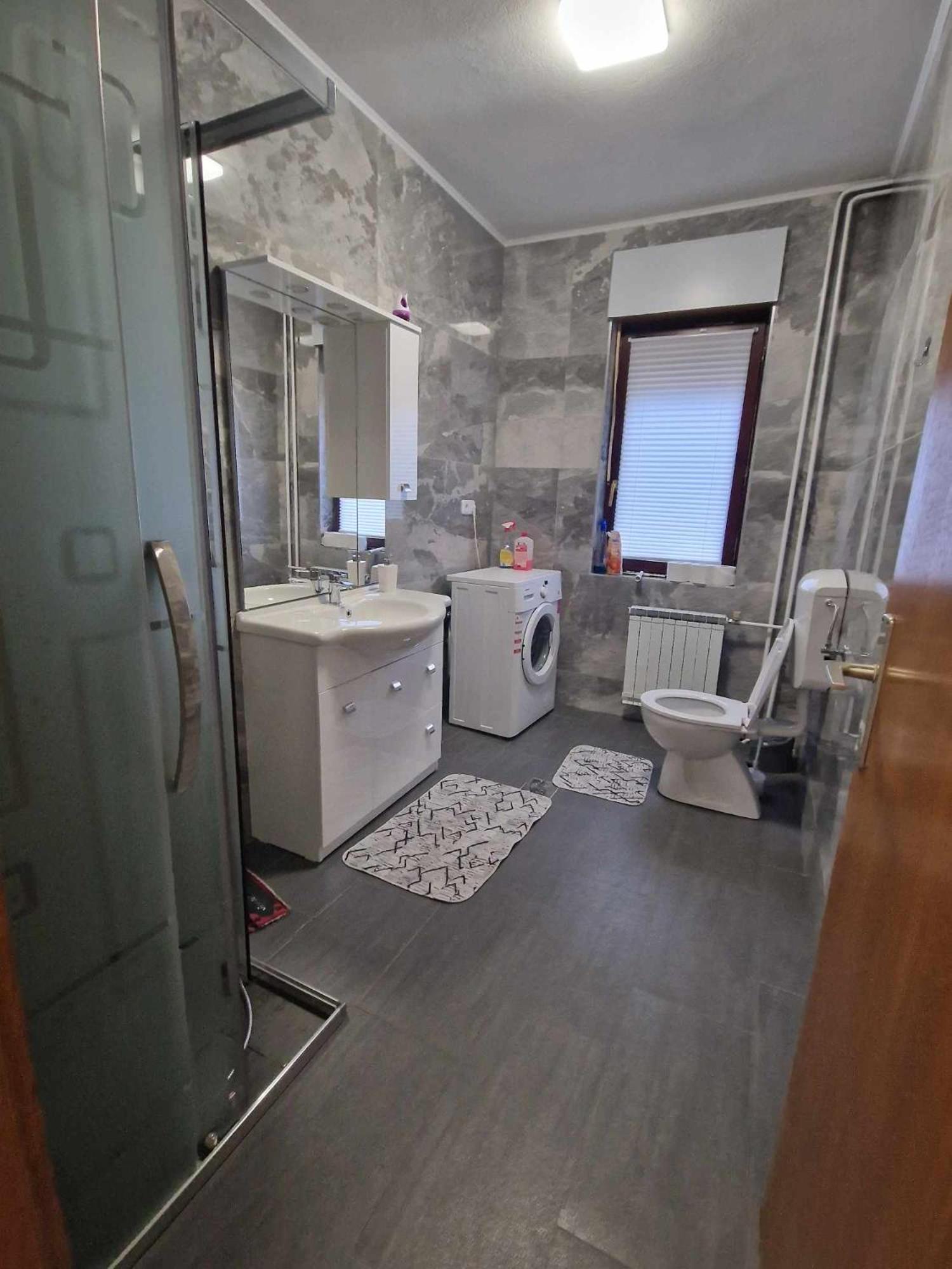 Apartma-Sobe Lejla Vipava Esterno foto