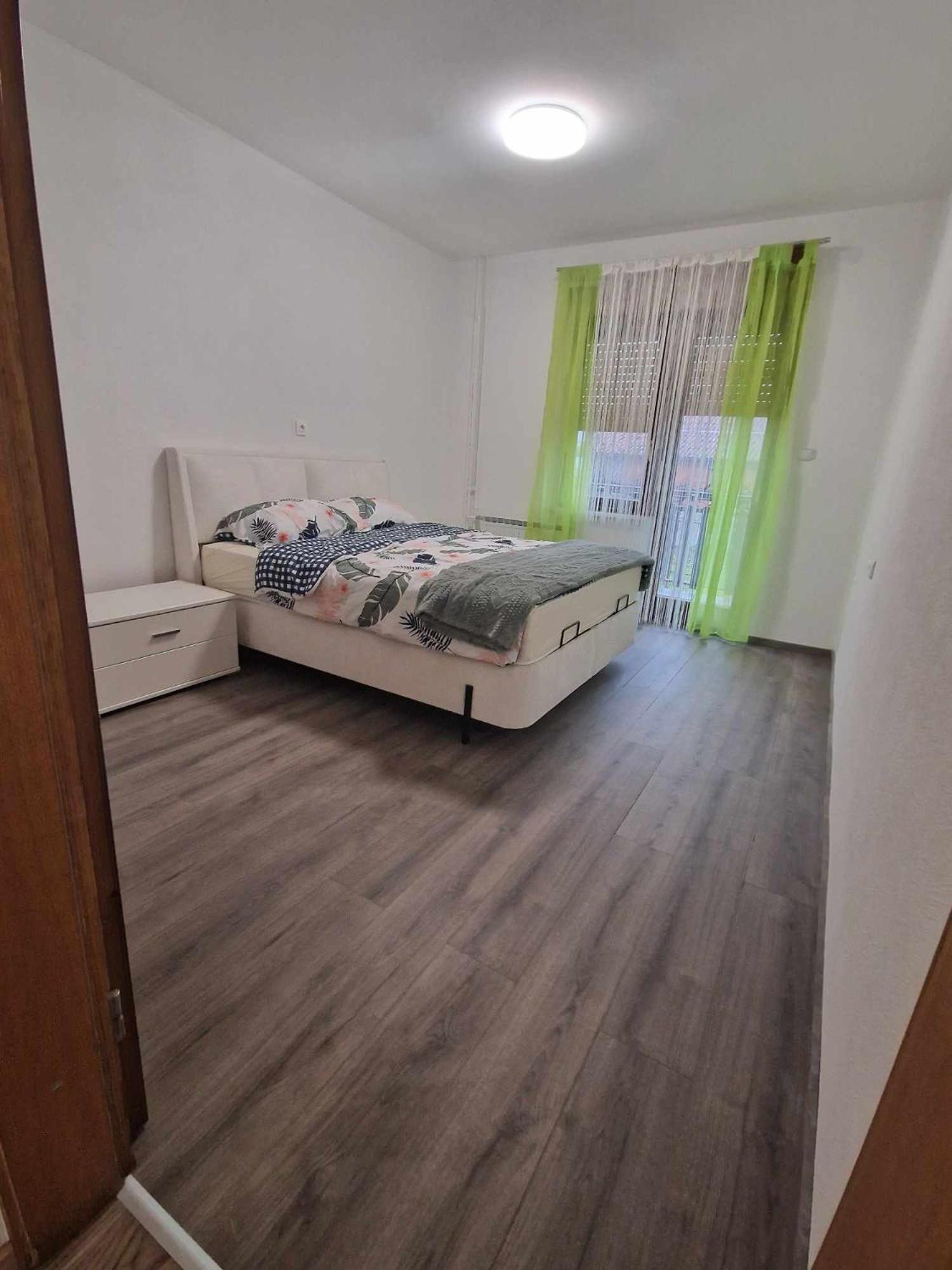 Apartma-Sobe Lejla Vipava Esterno foto