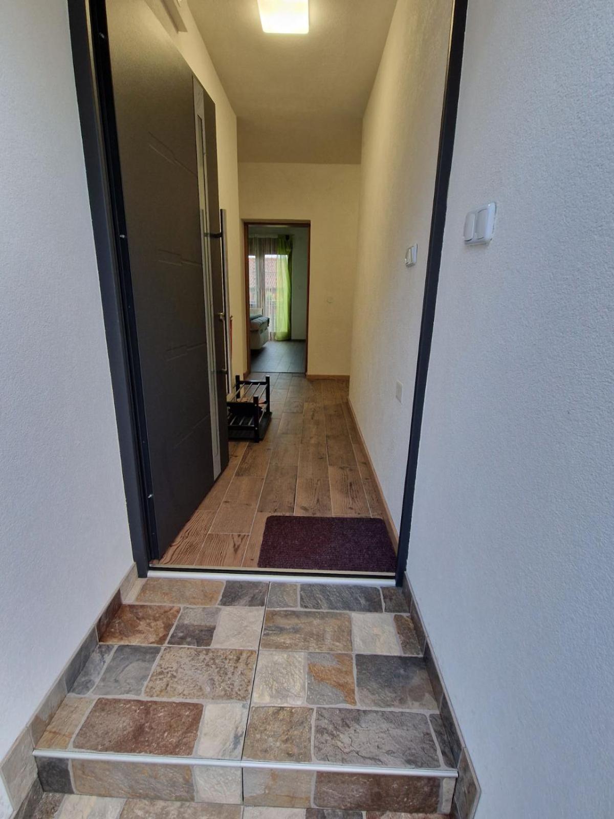 Apartma-Sobe Lejla Vipava Esterno foto
