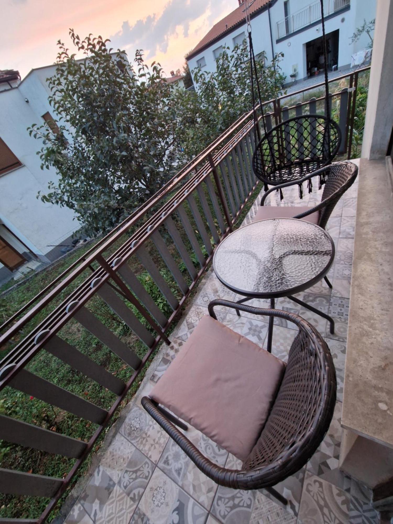 Apartma-Sobe Lejla Vipava Esterno foto