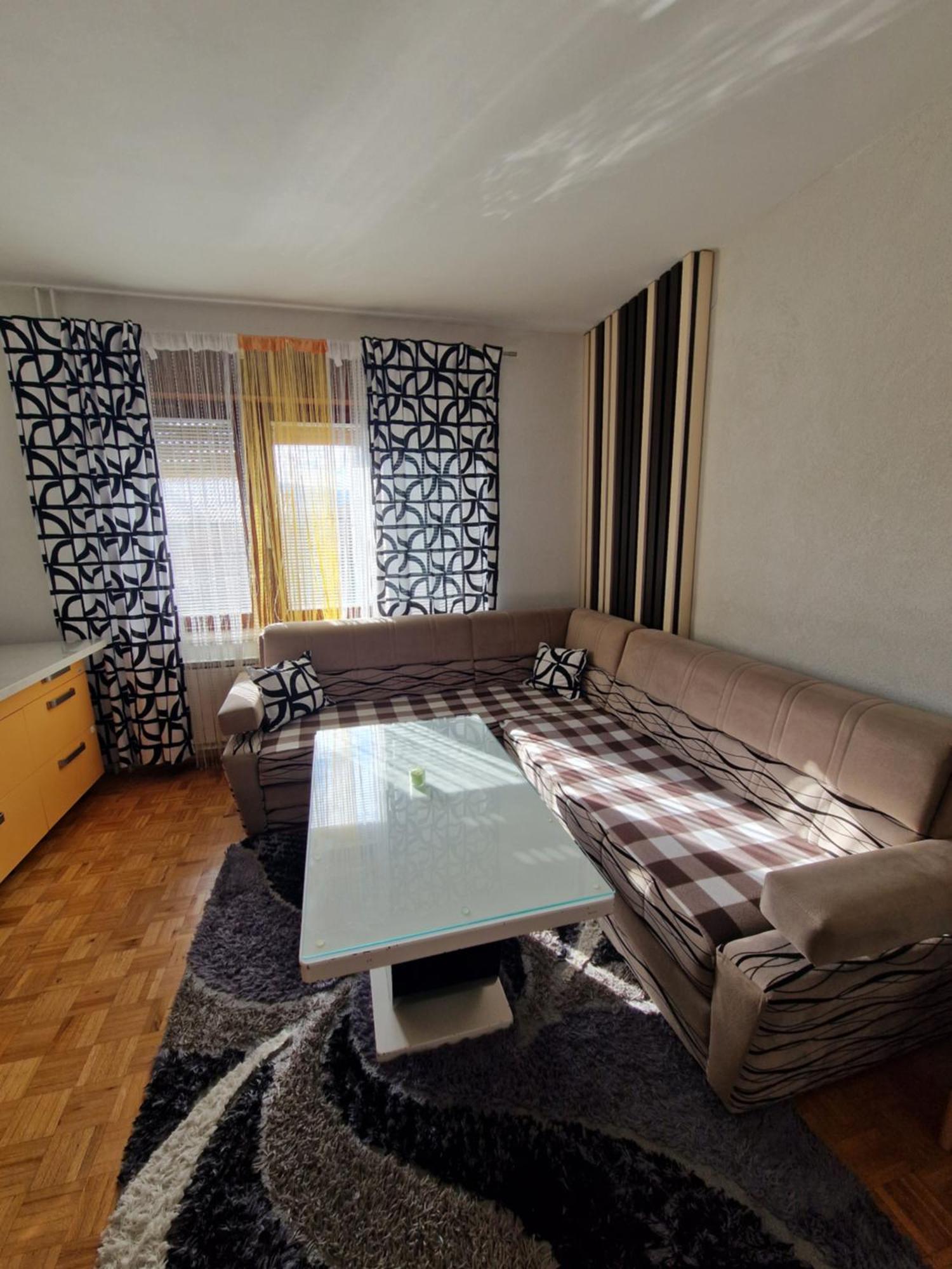 Apartma-Sobe Lejla Vipava Esterno foto