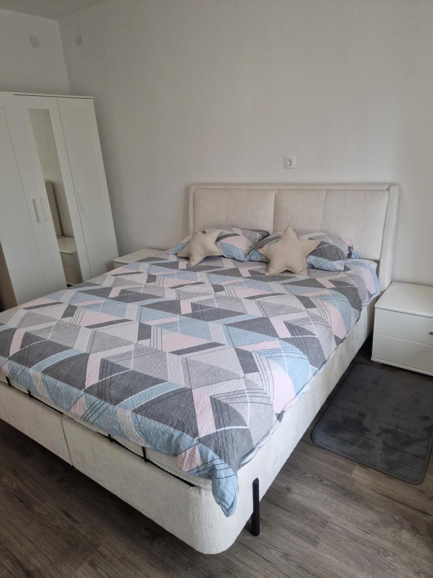 Apartma-Sobe Lejla Vipava Esterno foto