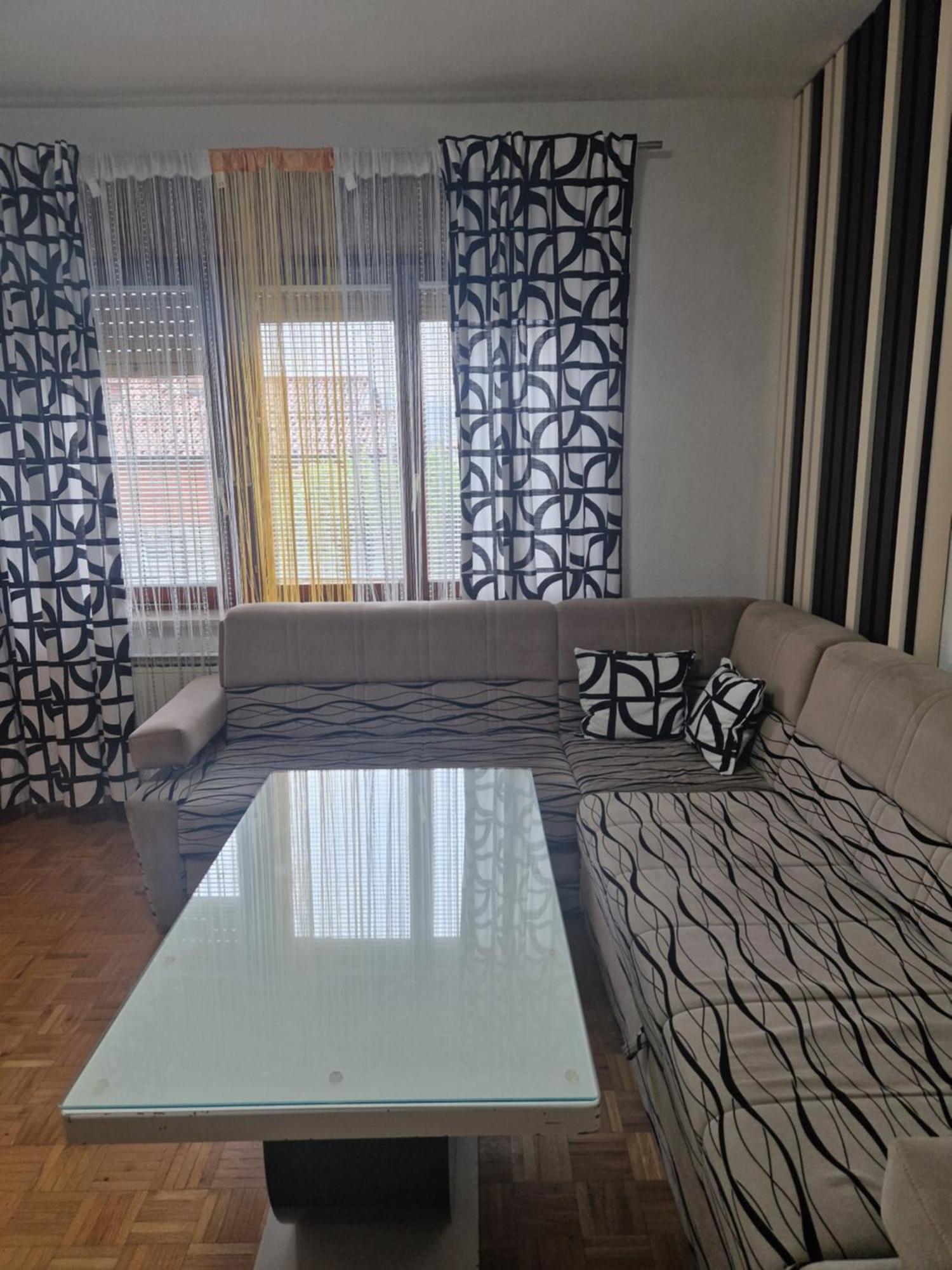 Apartma-Sobe Lejla Vipava Esterno foto